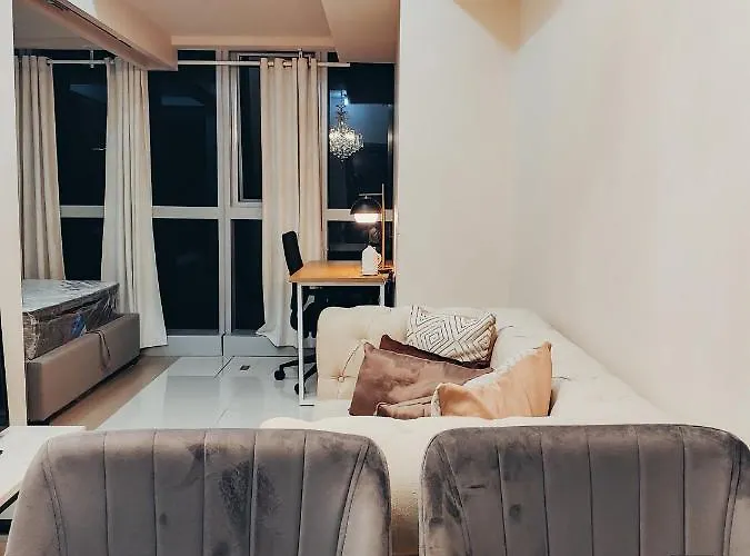Perfect For Working, Quiet & Relaxing At Uptown Bgc Apartamento Manila