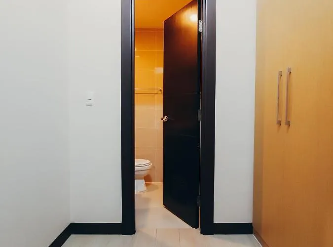 Perfect For Working, Quiet & Relaxing At Uptown Bgc Apartamento Manila